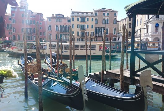 venise grand canal italie gondoles