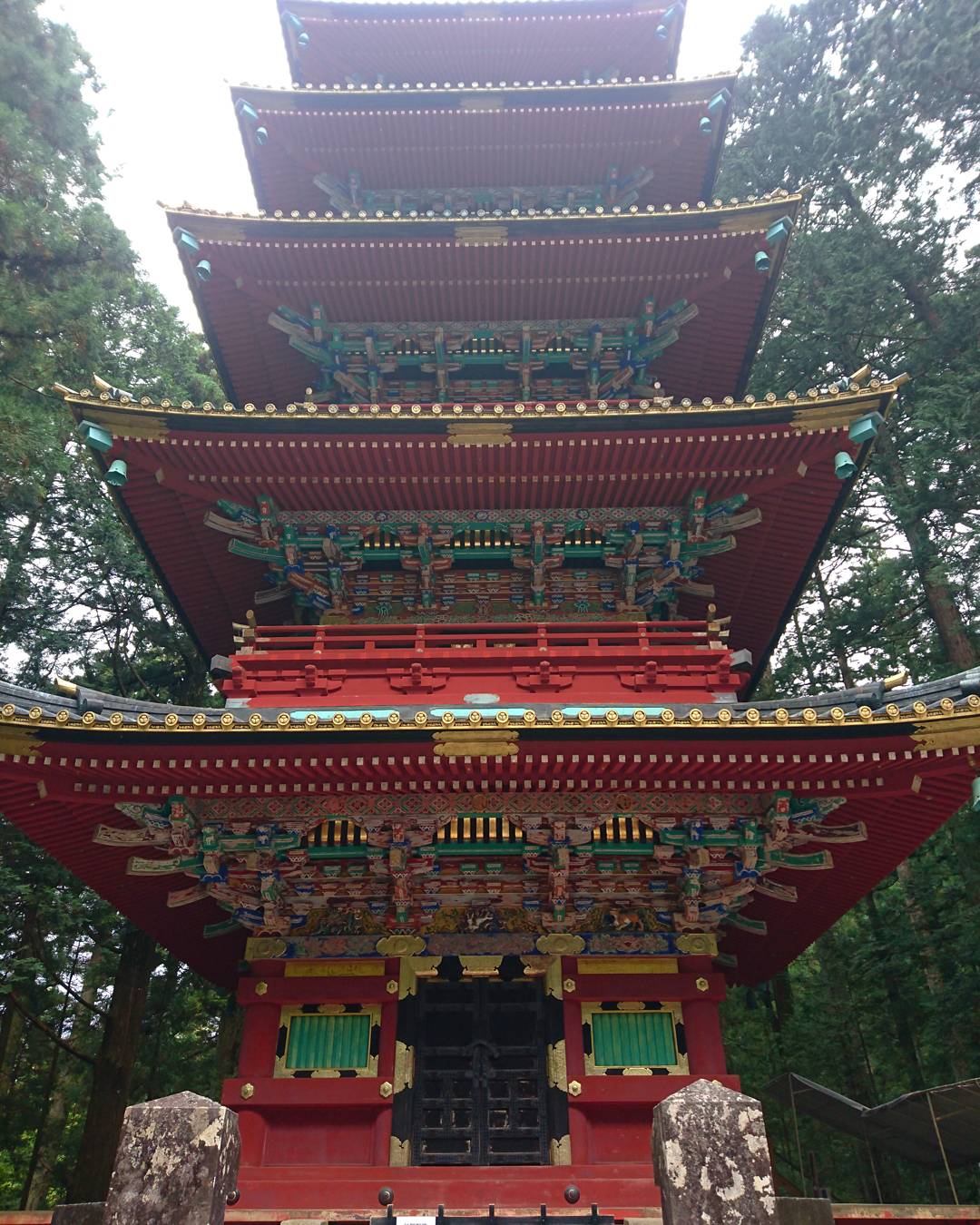 temple nikko pagode rouge japon